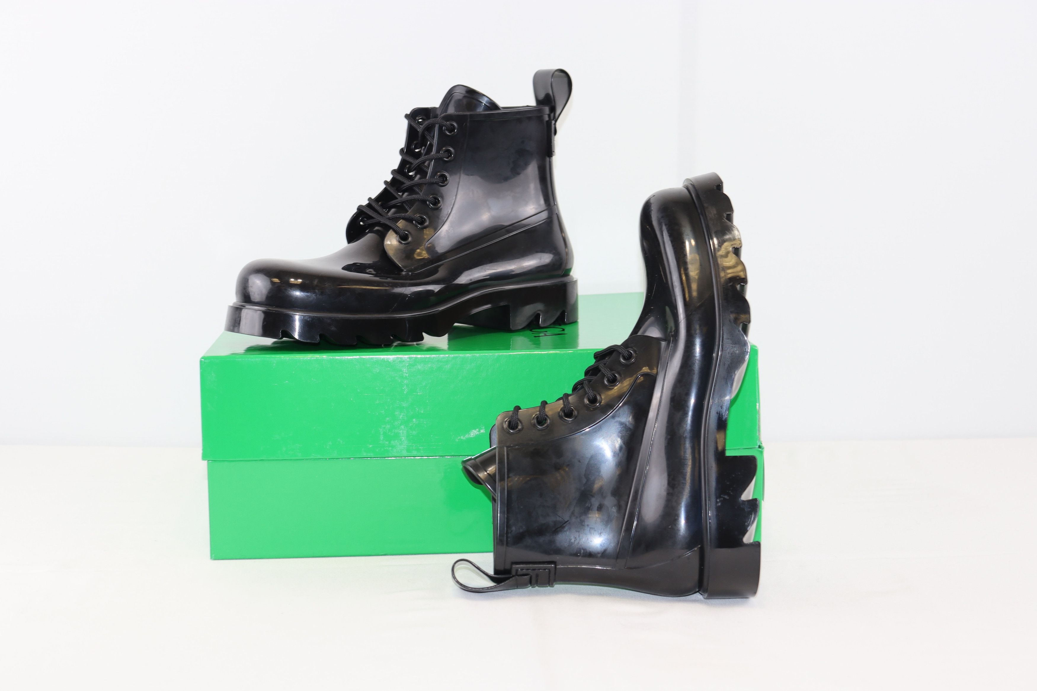 Bottega Veneta o1rshd1 Strider Shiny Rubber Boots in Black Size US 11 / EU 44 - 13 Thumbnail