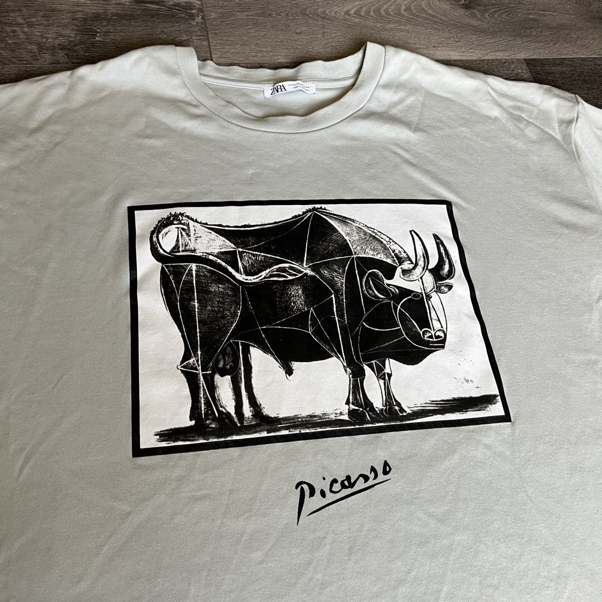 Zara Vintage Style Zara Pablo Picasso The Bull La Taureau T Shirt Size US XL / EU 56 / 4 - 2 Thumbnail