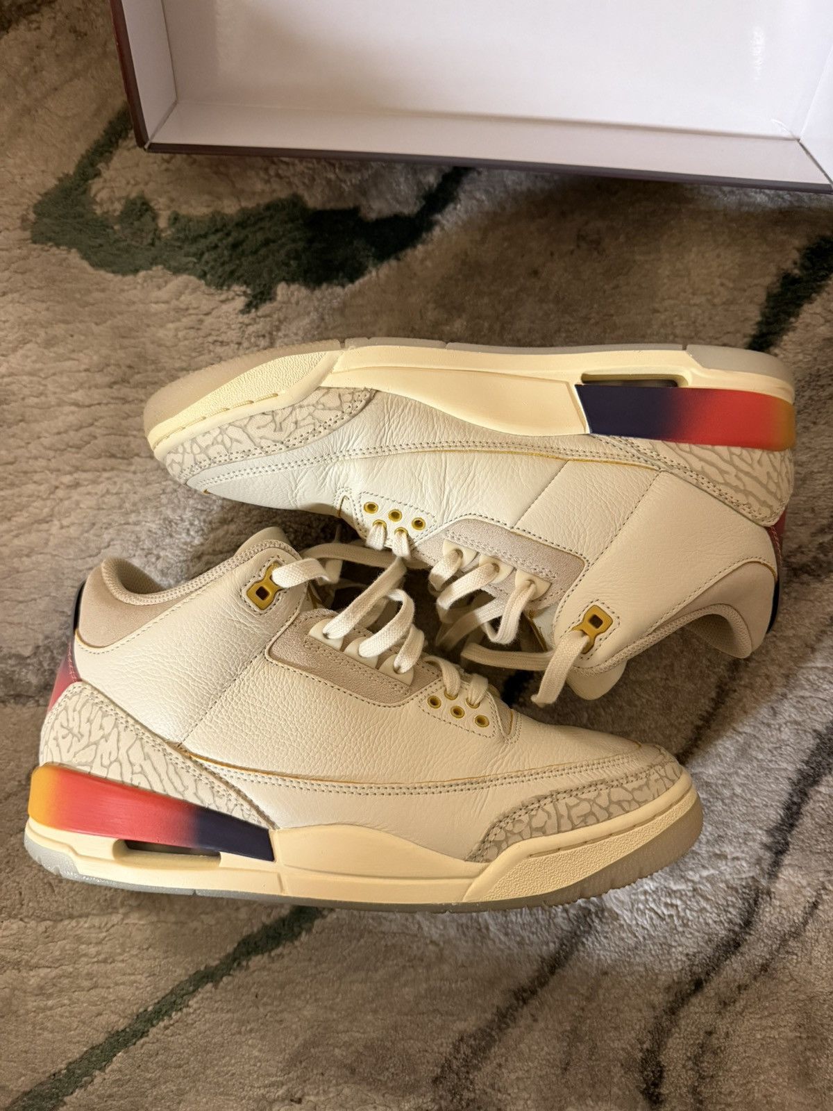 J Balvin × Jordan Brand Air Jordan 3 J Balvin Medellin Sunset Size 8.5 Size US 8.5 / EU 41-42 - 1 Thumbnail