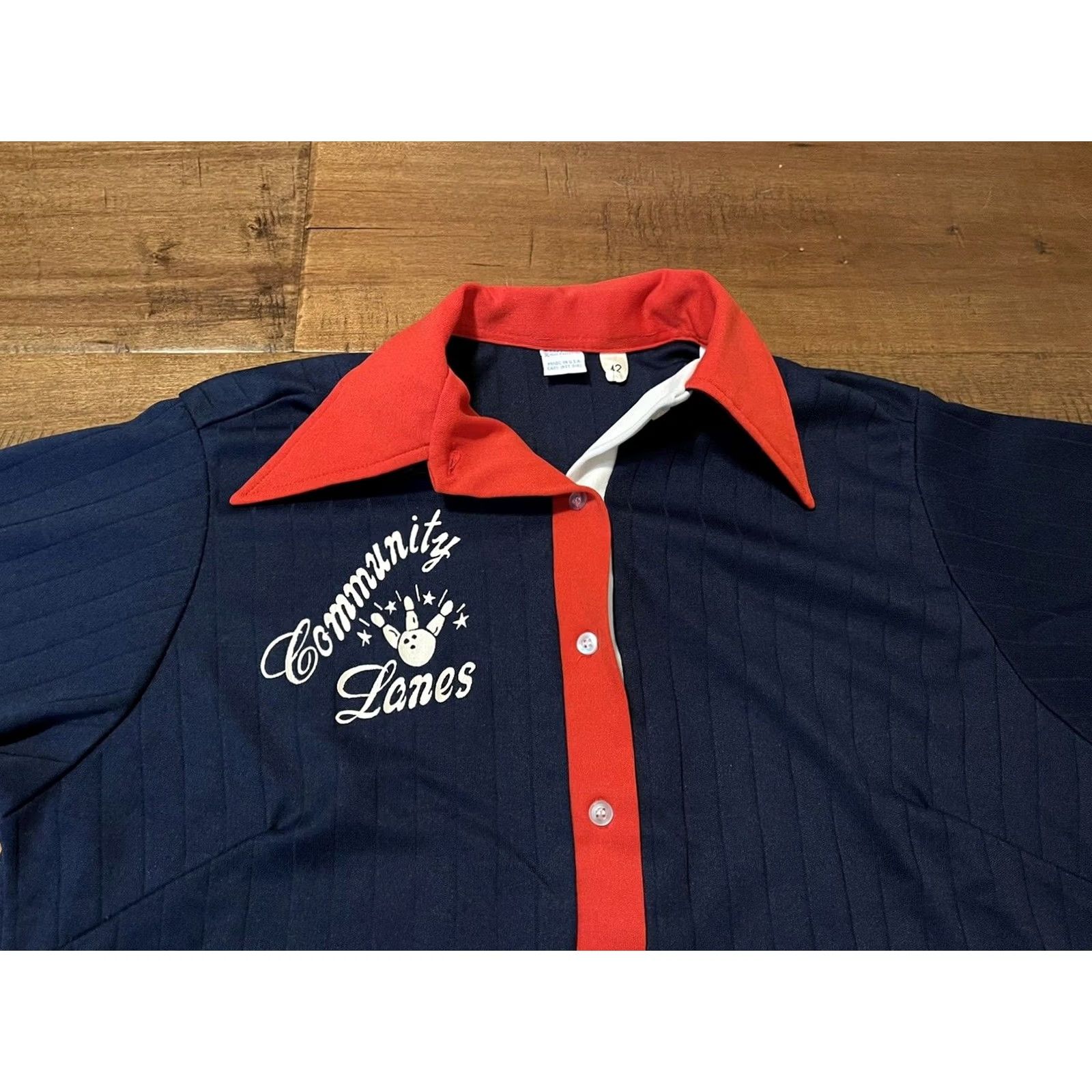 Vintage VINTAGE Hilton Bowling Community Lanes Polo Shirt Navy Blue Red S/S 42 - 70s Bowling Shirt Mens Size US XL / EU 56 / 4 - 2 Thumbnail