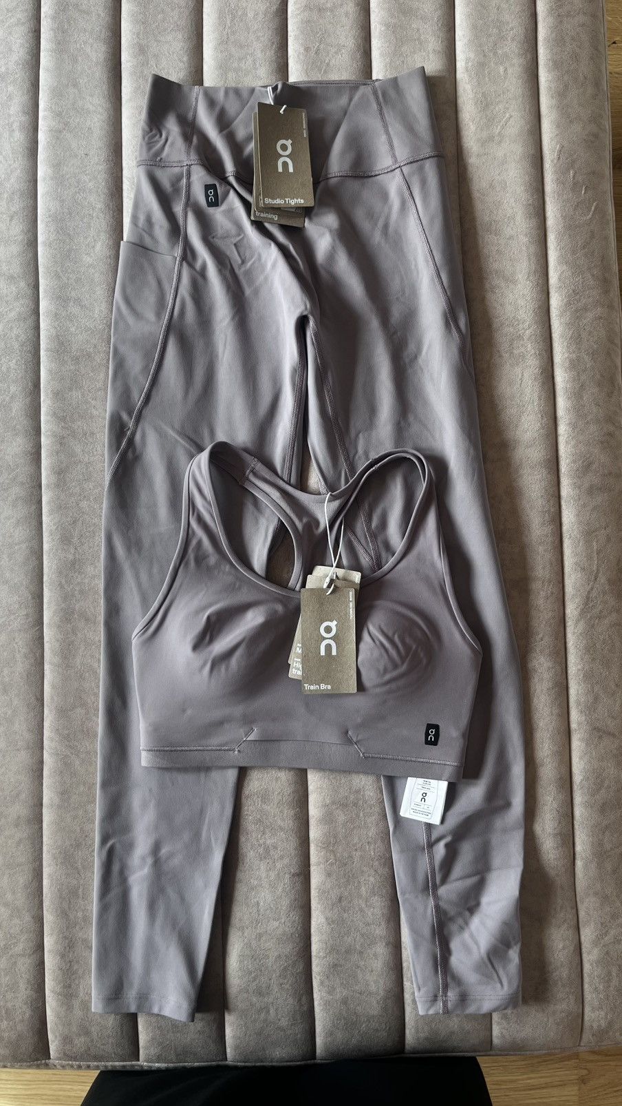 On On Running Set - New with tags Size 25" / US 0 / IT 36 - 1 Thumbnail