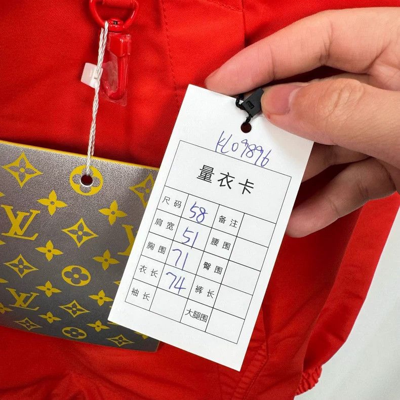 Louis Vuitton Louis Vuitton Red double-sided presbyopic full print tag a Size US XXL / EU 58 / 5 - 9 Thumbnail