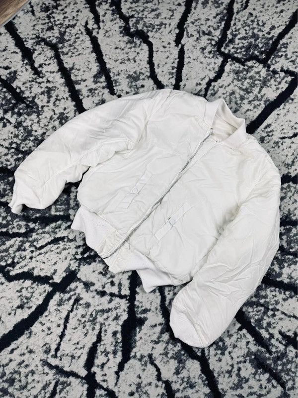 Alpha Industries Reversible Winter Bomber Jacket White S Logo Size US S / EU 44-46 / 1 - 3 Thumbnail