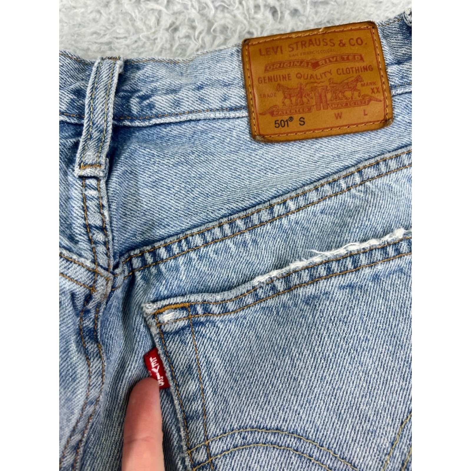 Levi's VINTAGE Levis 501 Jeans Womens 25x28 Blue Denim 501 Skinny Button Fly Distressed Stretch Retro жер Size 42" / US 20 - 4 Thumbnail