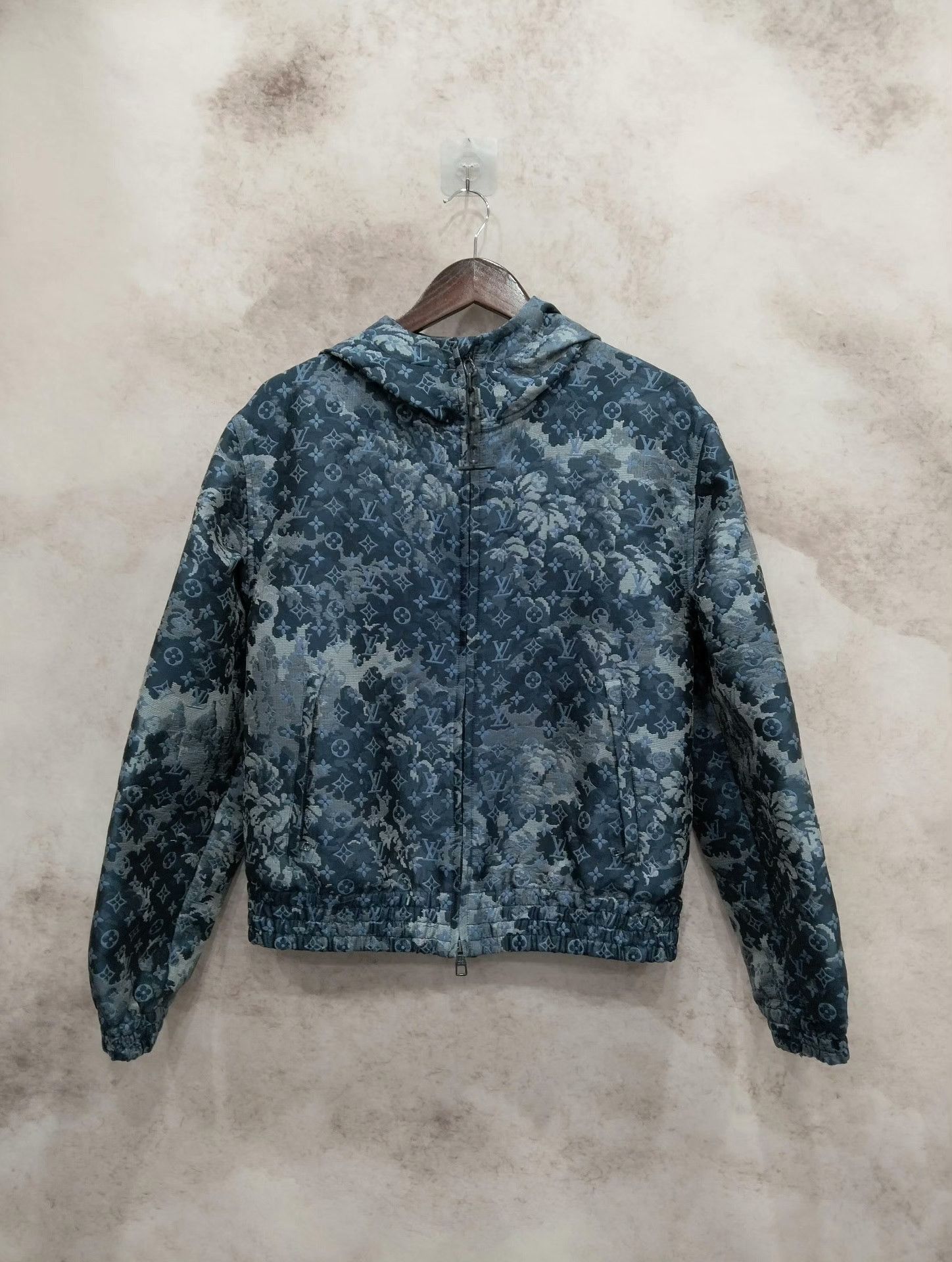 Louis Vuitton Louis Vuitton Light Jacket 48 Men Size US XL / EU 56 / 4 - 1 Thumbnail