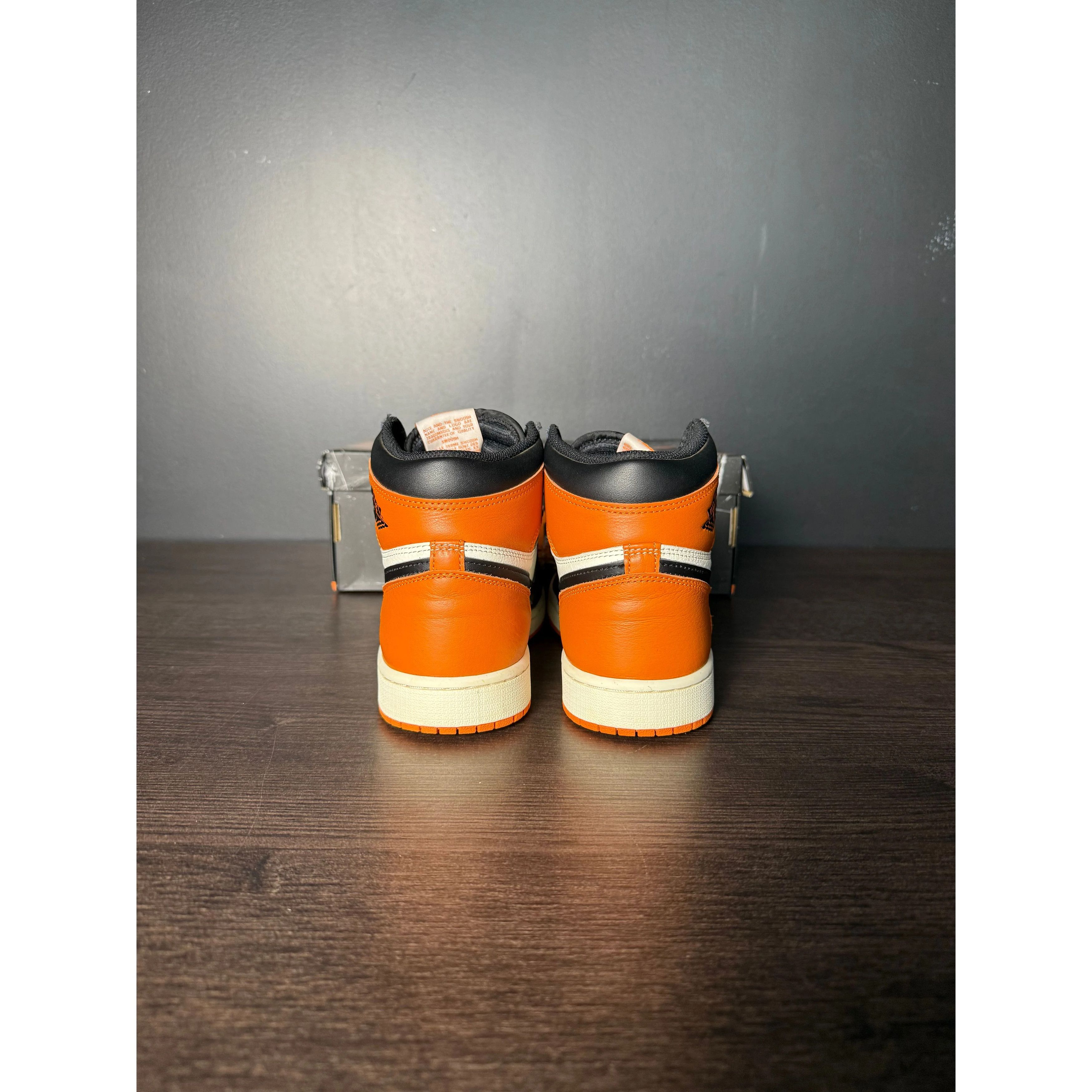 Nike Air Jordan 1 Retro High OG "Shattered Backboard" (2025) **PRE-OWNED** - 9M Size US 9 / EU 42 - 3 Thumbnail