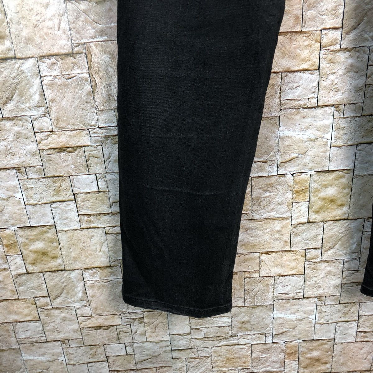 Uniqlo Uniqlo Jeans Black Denim Pants #7596 Size US 31 - 19 Thumbnail