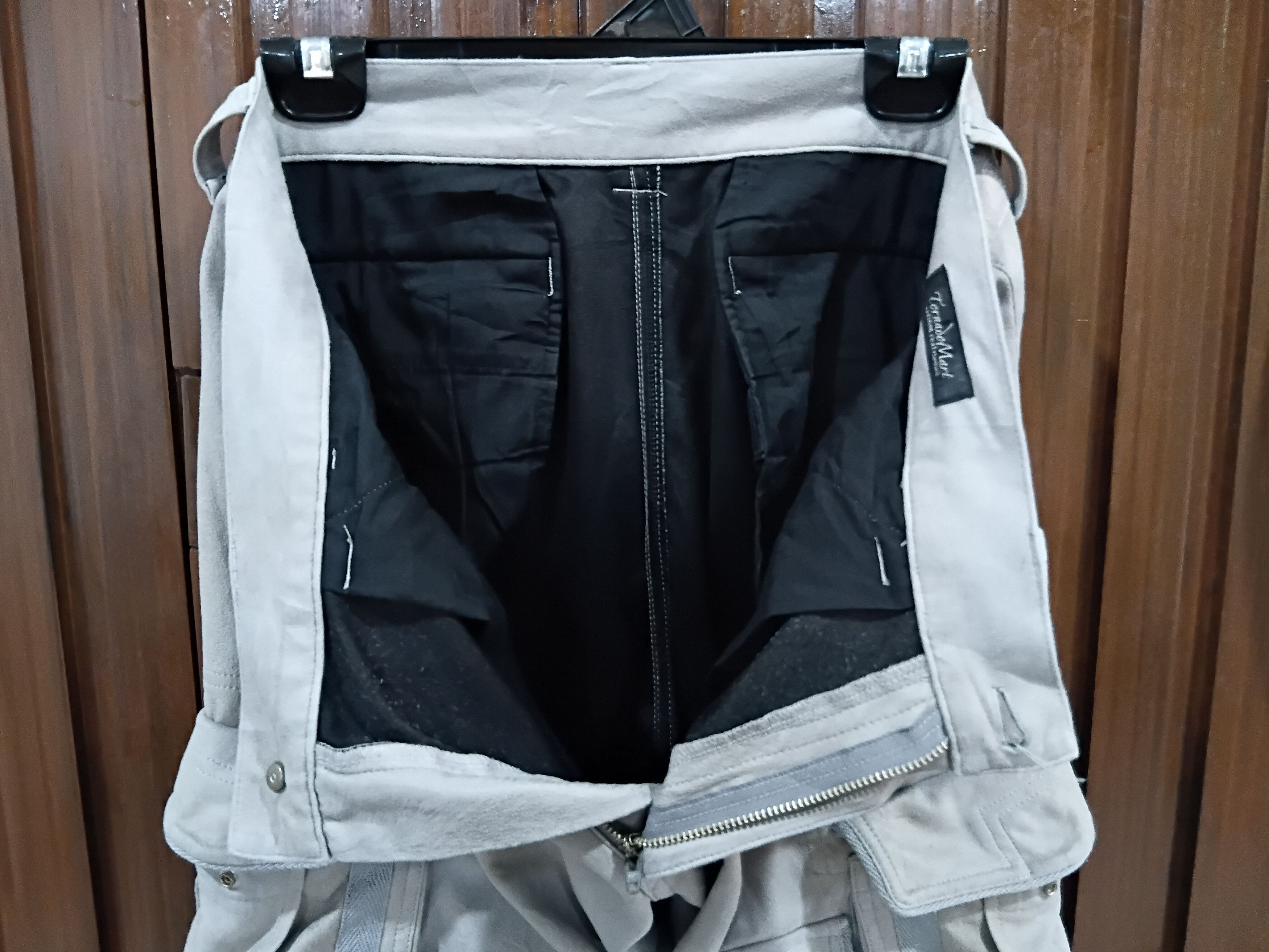 Tornado Mart 2000s Tornado Mart Bondage Gas Mask Cargo Shorts Jorts Size US 34 / EU 50 - 5 Thumbnail