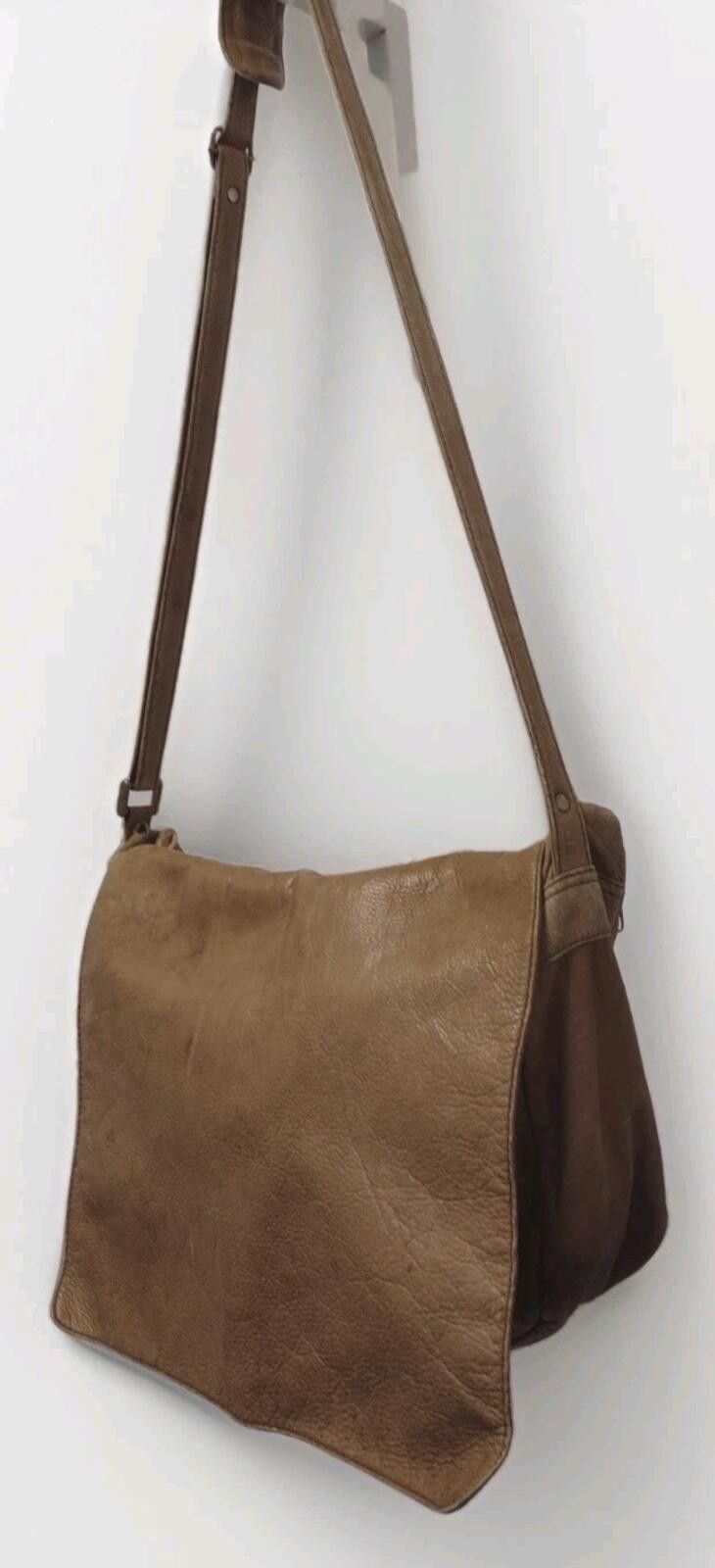 The Unbranded Brand VTG Distressed Leather Messenger Bag Lg Organizer Crossbody Size ONE SIZE - 4 Thumbnail