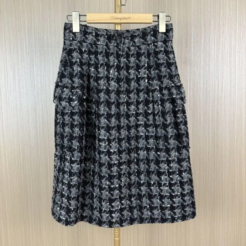 Chanel Chanel Colorblock Wool Midi Skirt 0089 Size 26" / US 2 / IT 38 - 1 Thumbnail
