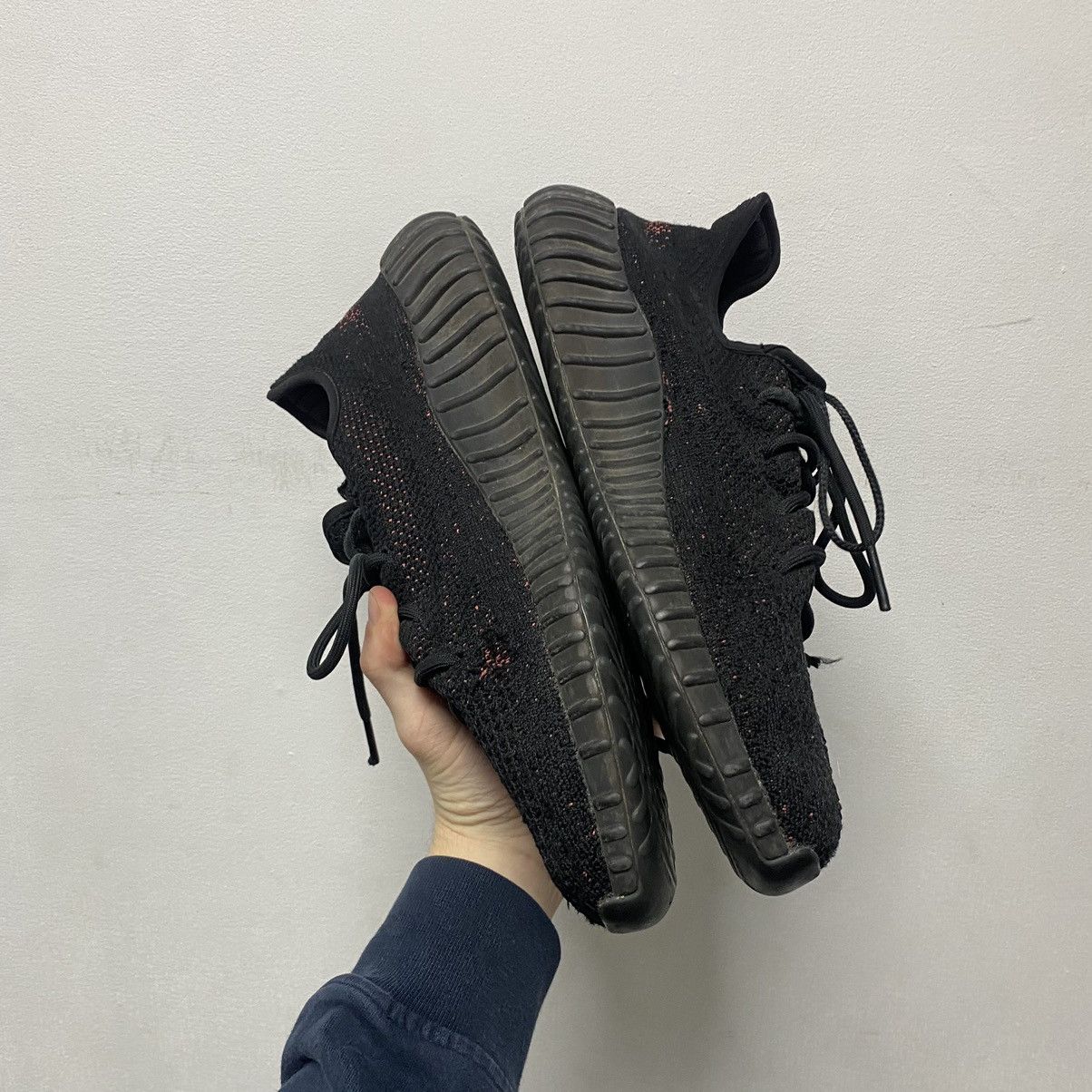 Adidas adidas Yeezy Boost 350 V2 Core Black Red Size US 12 / EU 45 - 7 Thumbnail
