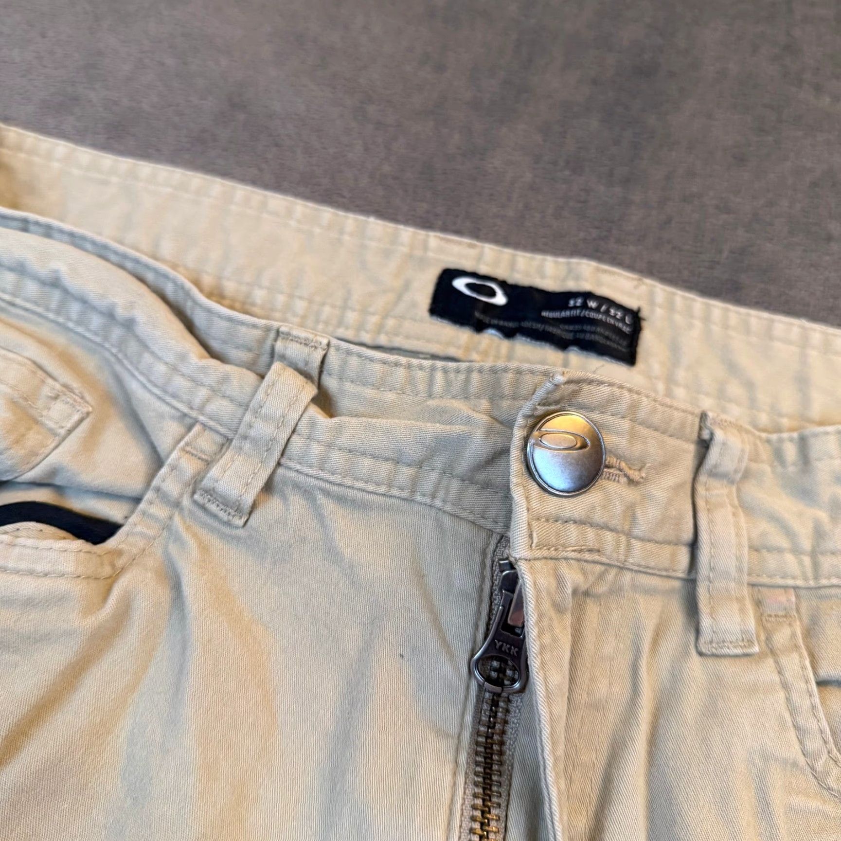 Oakley Oakley Chino Pants Mens 32x30 Regular Fit Beige Cotton Blend 5-Pocket Stretch Casual Workwear Travel Distressed? (No) Size US 32 / EU 48 - 5 Thumbnail
