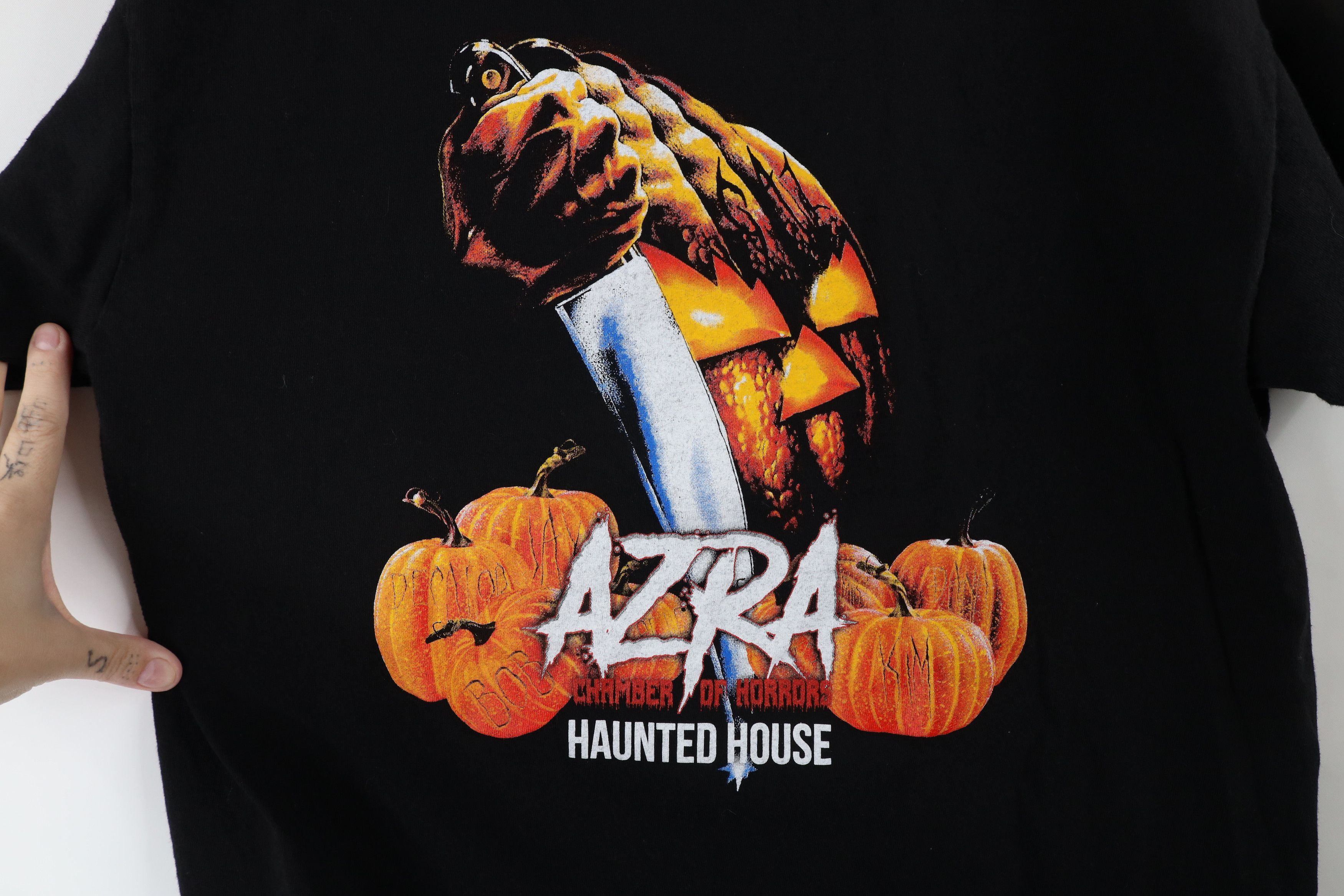 Vintage Vintage Streetwear Chamber of Horrors Haunted House T-Shirt Size US L / EU 52-54 / 3 - 4 Thumbnail