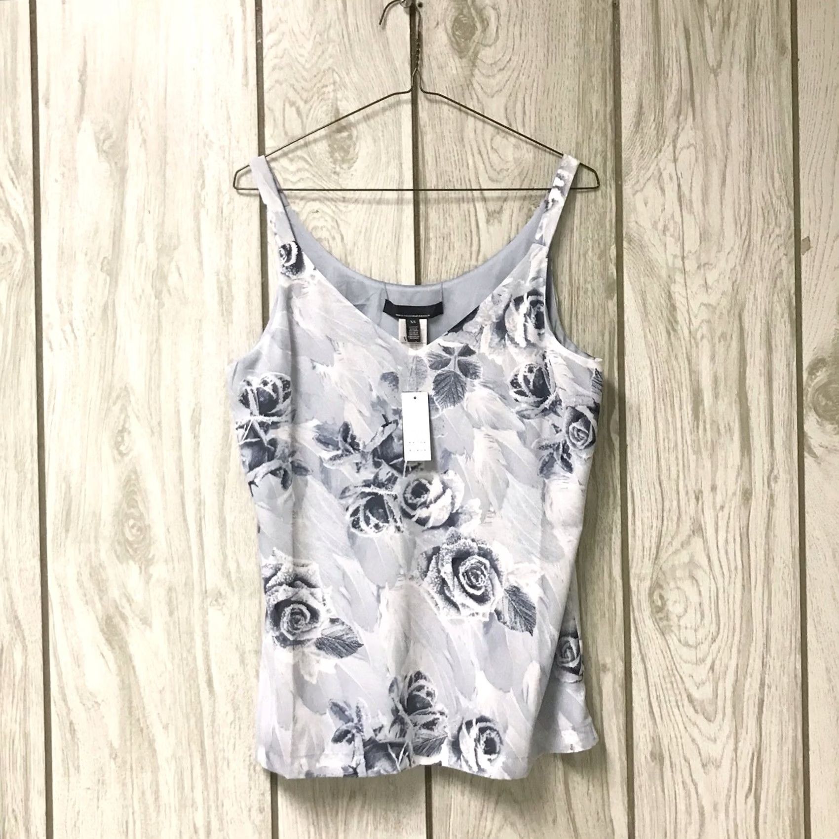 White House Black Market WHBM Women Tank Top Indigo Floral Rose V-Neck Reversible Camisole XS Size XS / US 0-2 / IT 36-38 - 2 Thumbnail
