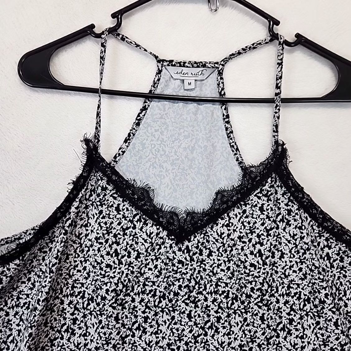Vintage Eden Ruth Camisole Tank Top Racerback V-Neck Lace Trim Floral Black & White Womens M Lace Tank Top Size M / US 6-8 / IT 42-44 - 3 Thumbnail