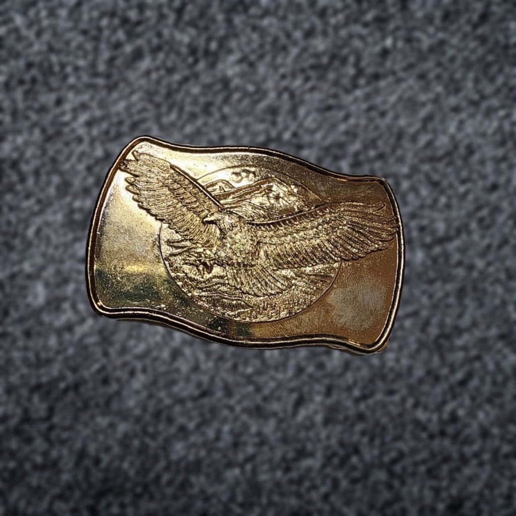 Vintage VINTAGE American EAGLE IN FLIGHT Over Mountains Goldtone Metal Belt Buckle Mens Belt Buckle Size ONE SIZE - 1 Thumbnail