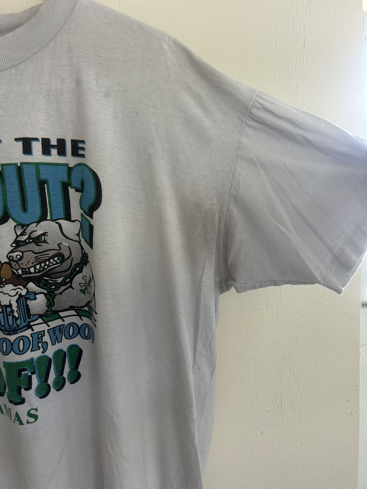 Vintage Vintage Who Let The Dogs Out? Bahamas Graphic T-shirt Size US XXL / EU 58 / 5 - 6 Thumbnail