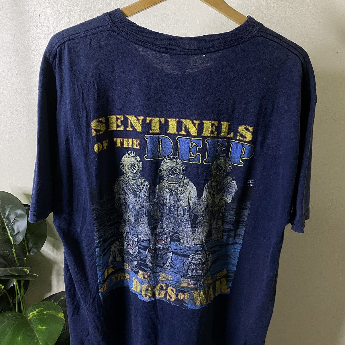 Vintage Vintage 2000s Marine Reconnaissance Dive Locker Tee Size US L / EU 52-54 / 3 - 2 Thumbnail