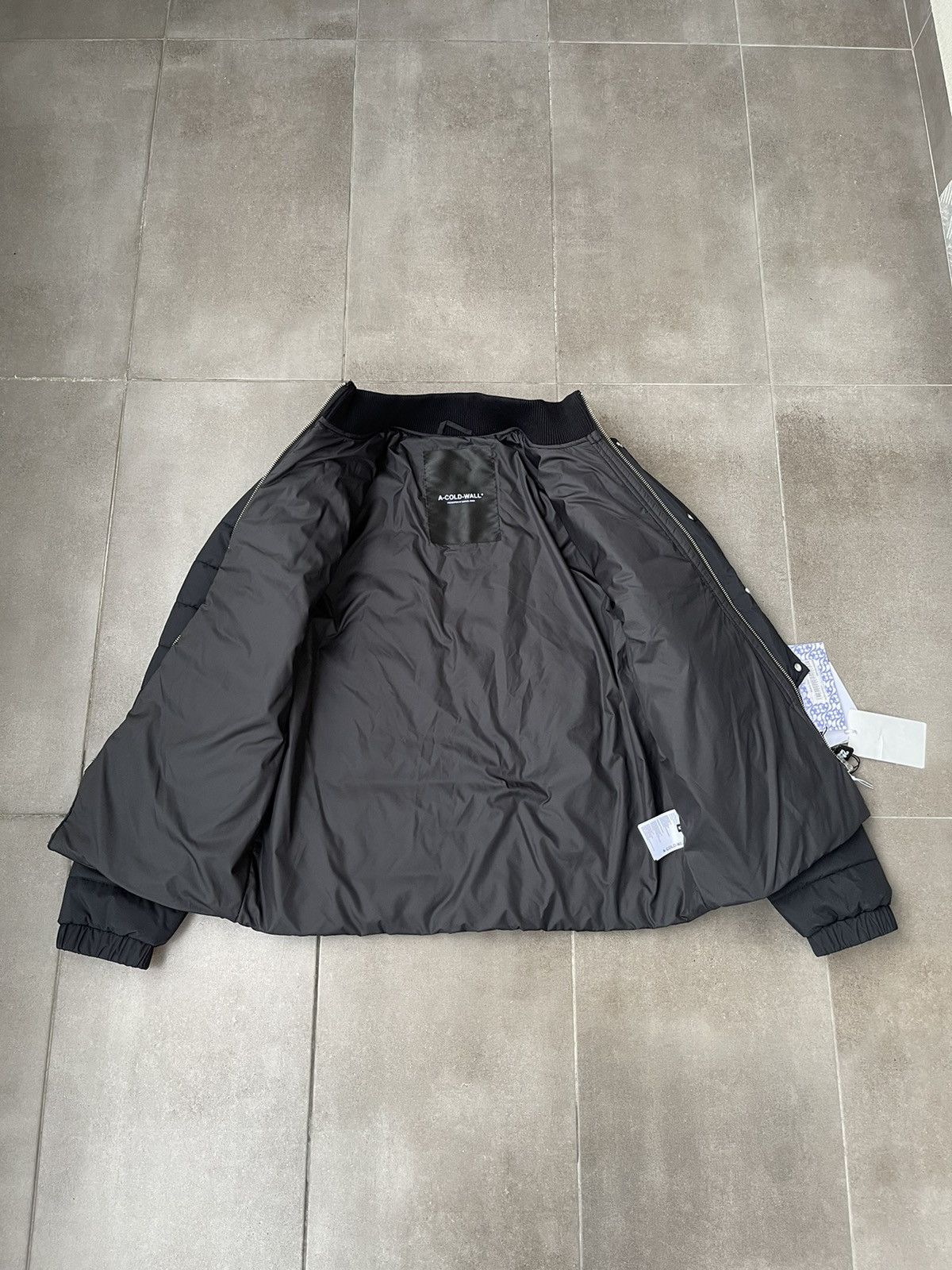 A-COLD-WALL* !DS! A-COLD-WALL* Asymmetric Technical Padded Black Jacket Size US M / EU 48-50 / 2 - 21 Thumbnail