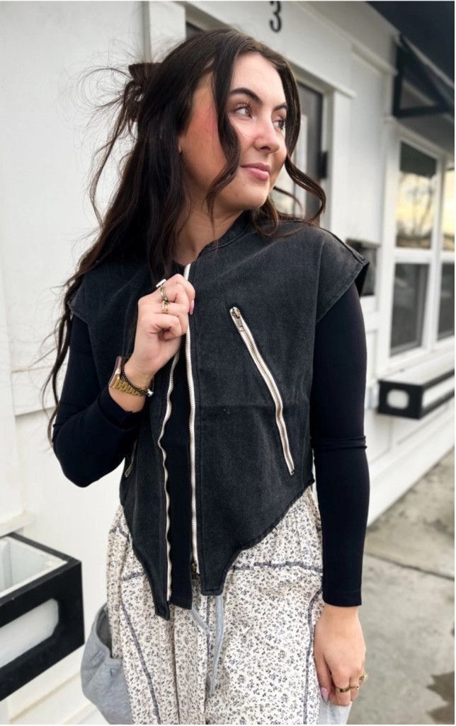 Unknown London NWOT! POL SoHo High Neck Zipper Denim Vest Size S / US 4 / IT 40 - 1 Thumbnail