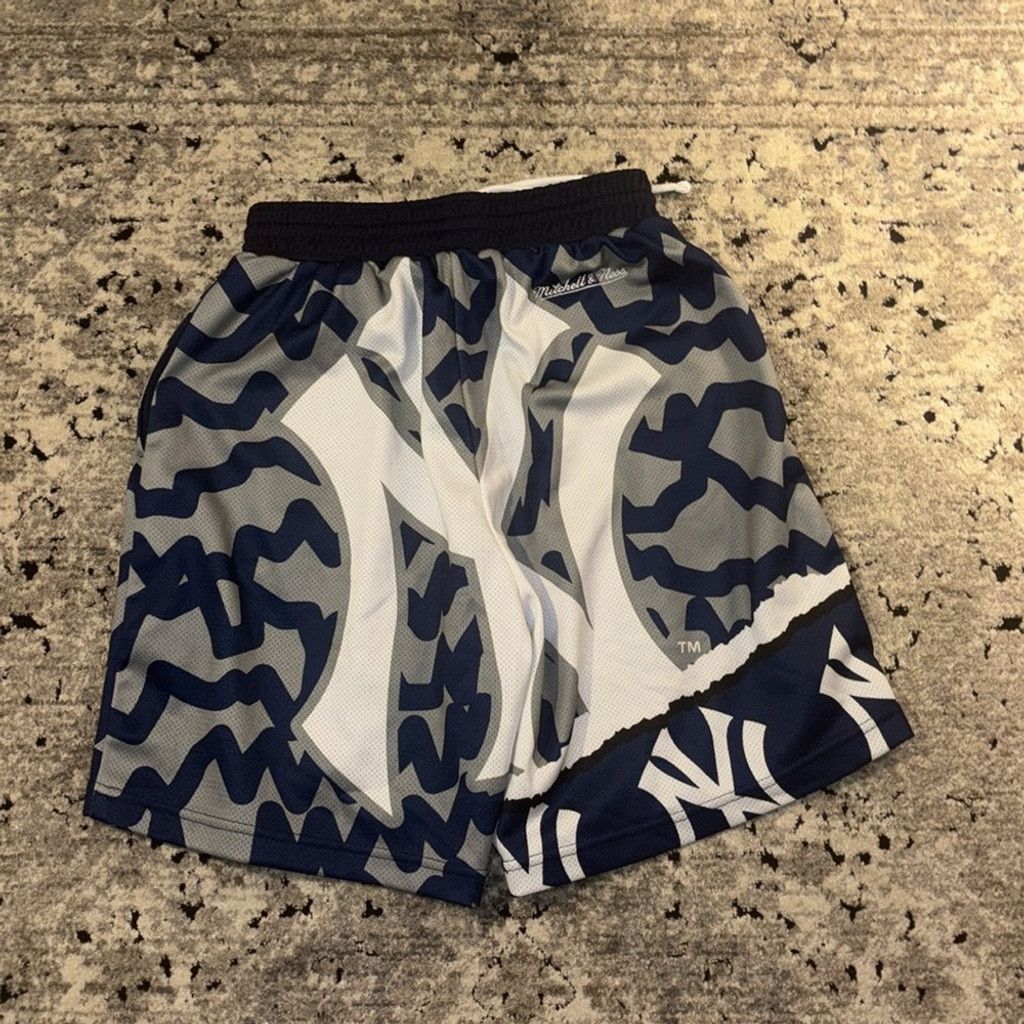 Mitchell & Ness New York Yankees Mitchell & Ness Short Sz Medium 8' Inseam Size US 32 / EU 48 - 6 Thumbnail