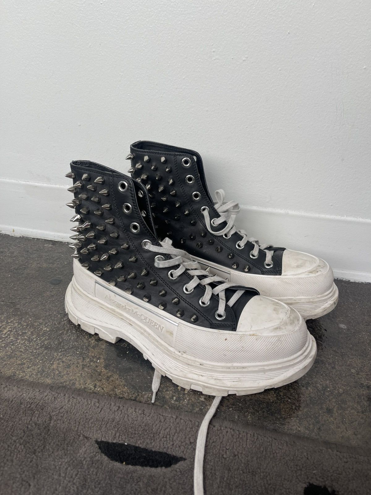 Alexander McQueen Spiked sneakers Size US 10 / EU 43 - 1 Thumbnail