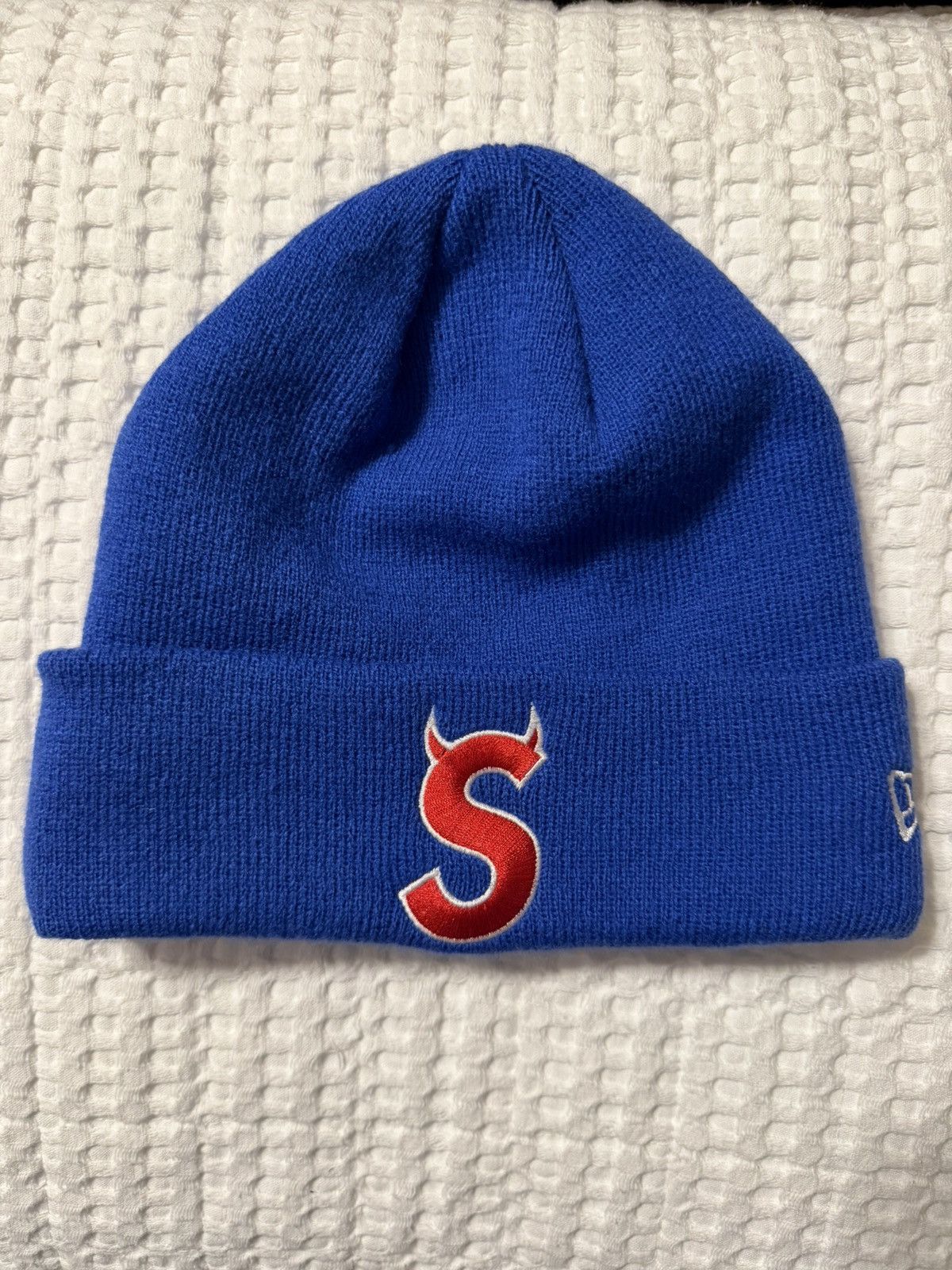 Supreme x New Era Devil ‘S’ Logo Beanie Royal - FW22