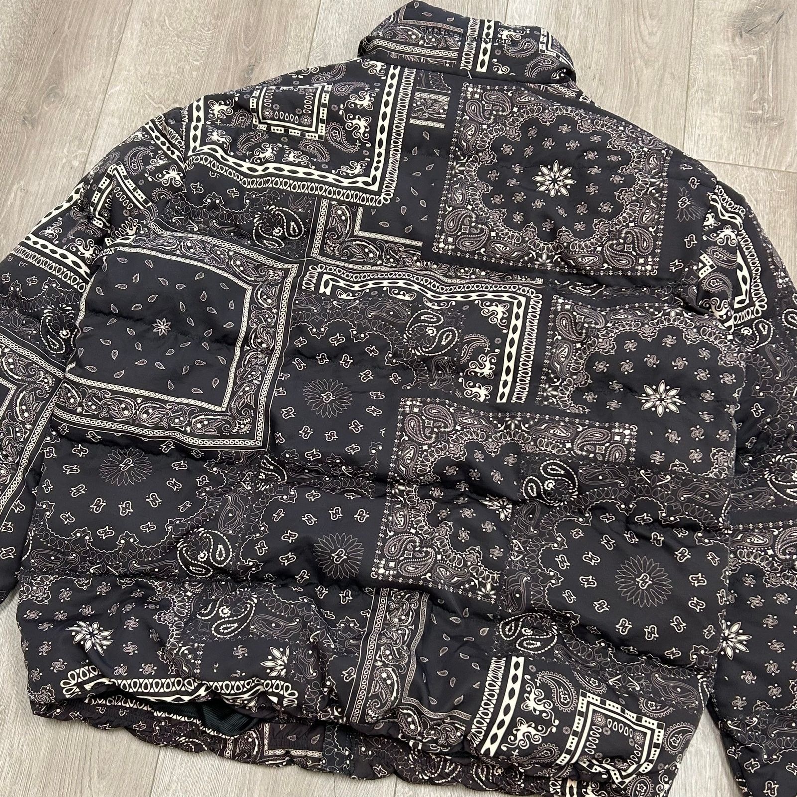 The North Face maison article puffer jacket bandana black white size Large Size US L / EU 52-54 / 3 - 7 Thumbnail