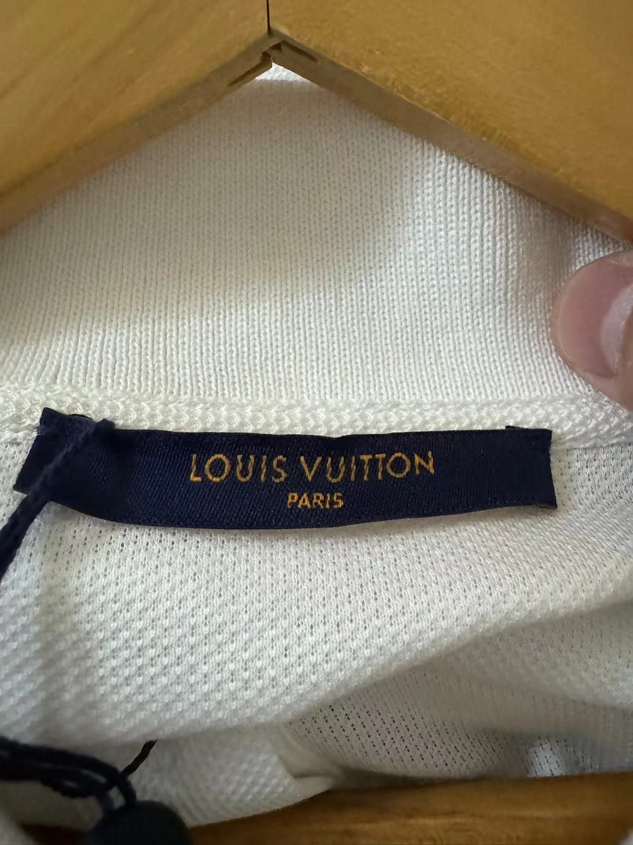 Louis Vuitton Louis Vuitton Pin Polo shirt size 5L Nextarrow-2501 Size US XXL / EU 58 / 5 - 3 Thumbnail
