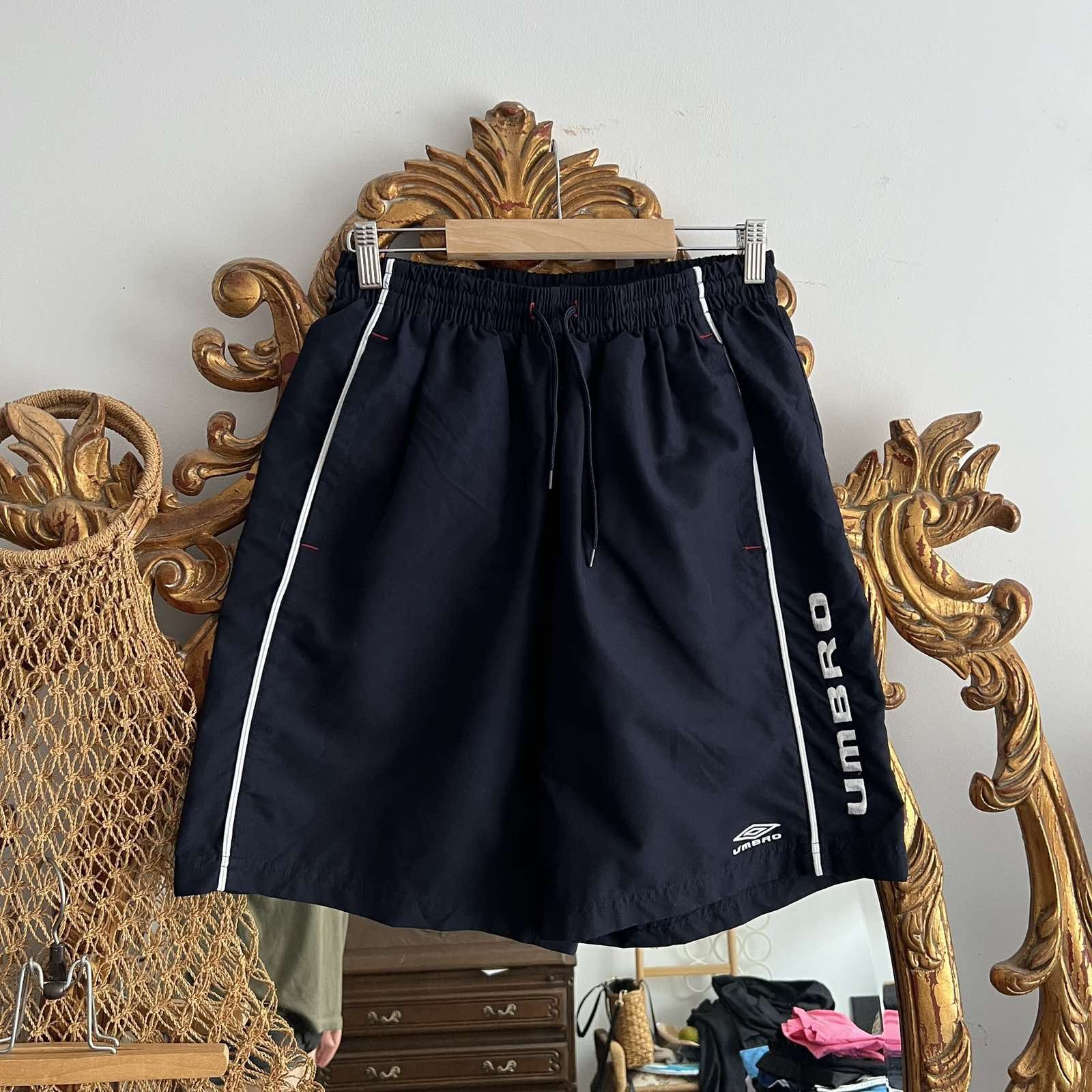 Umbro Vintage Umbro shorts big logo rare size M Size US 34 / EU 50 - 1 Thumbnail
