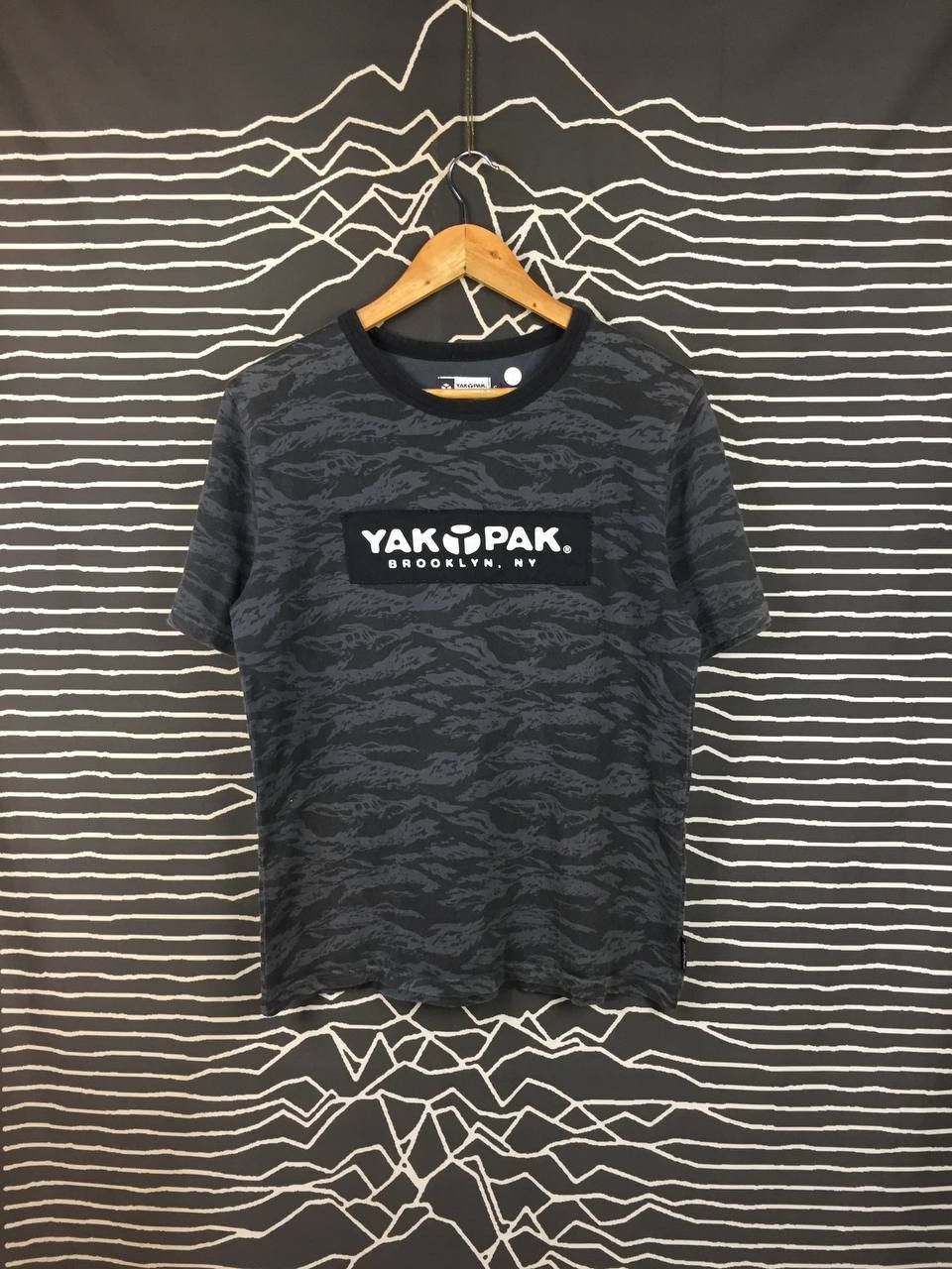 Japanese Brand Yak Pak Brooklyn NY Box Logo Camouflage Tee Size S Size US S / EU 44-46 / 1 - 2 Thumbnail