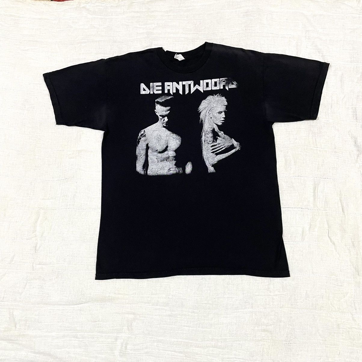 Band Tees Vintage Thrashed Faded Die Antwoord Hip Hop Duo Band T Shirt Size US M / EU 48-50 / 2 - 1 Thumbnail