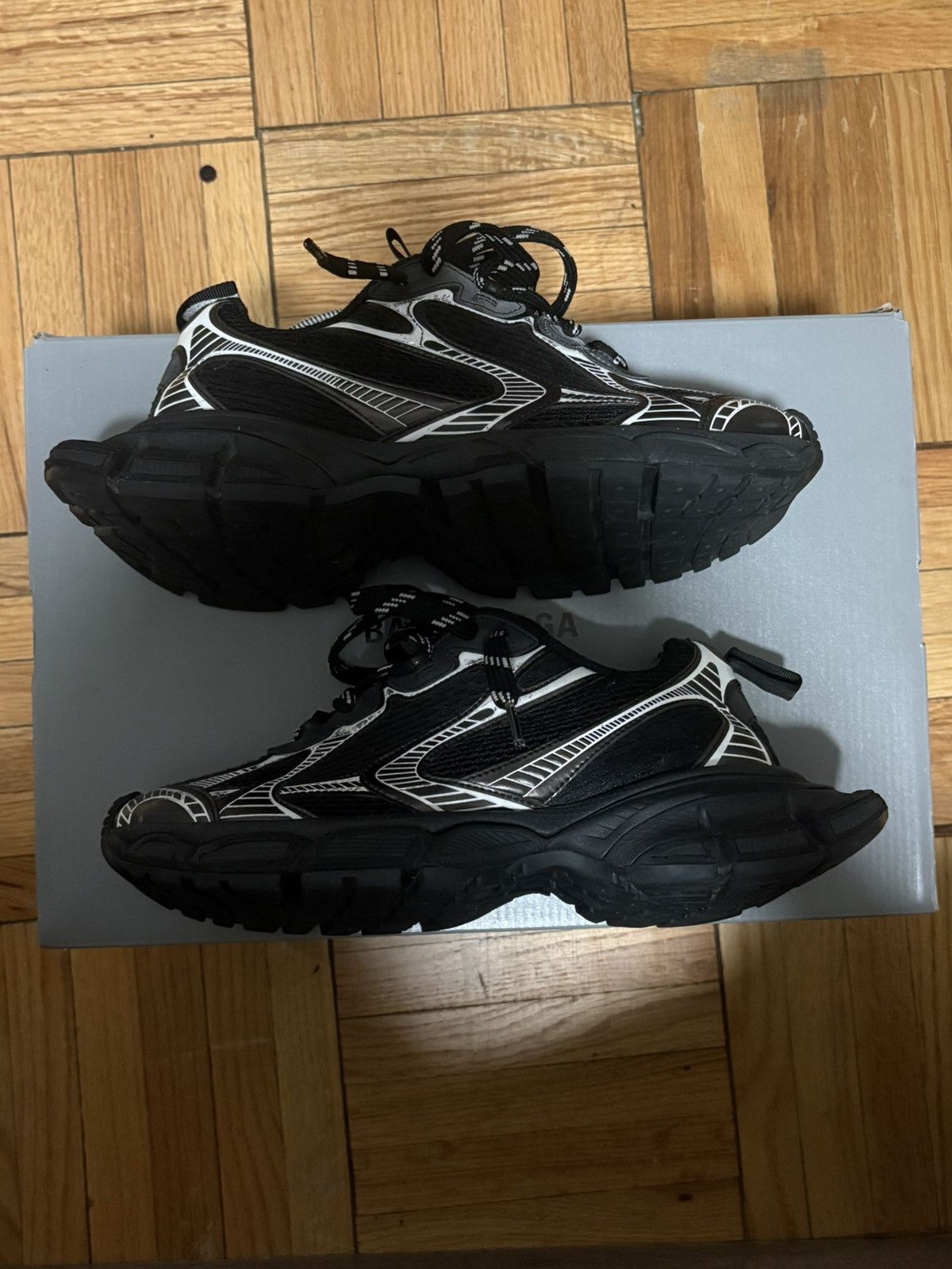 Balenciaga Balenciaga 3XL Size US 7 / EU 40 - 2 Thumbnail
