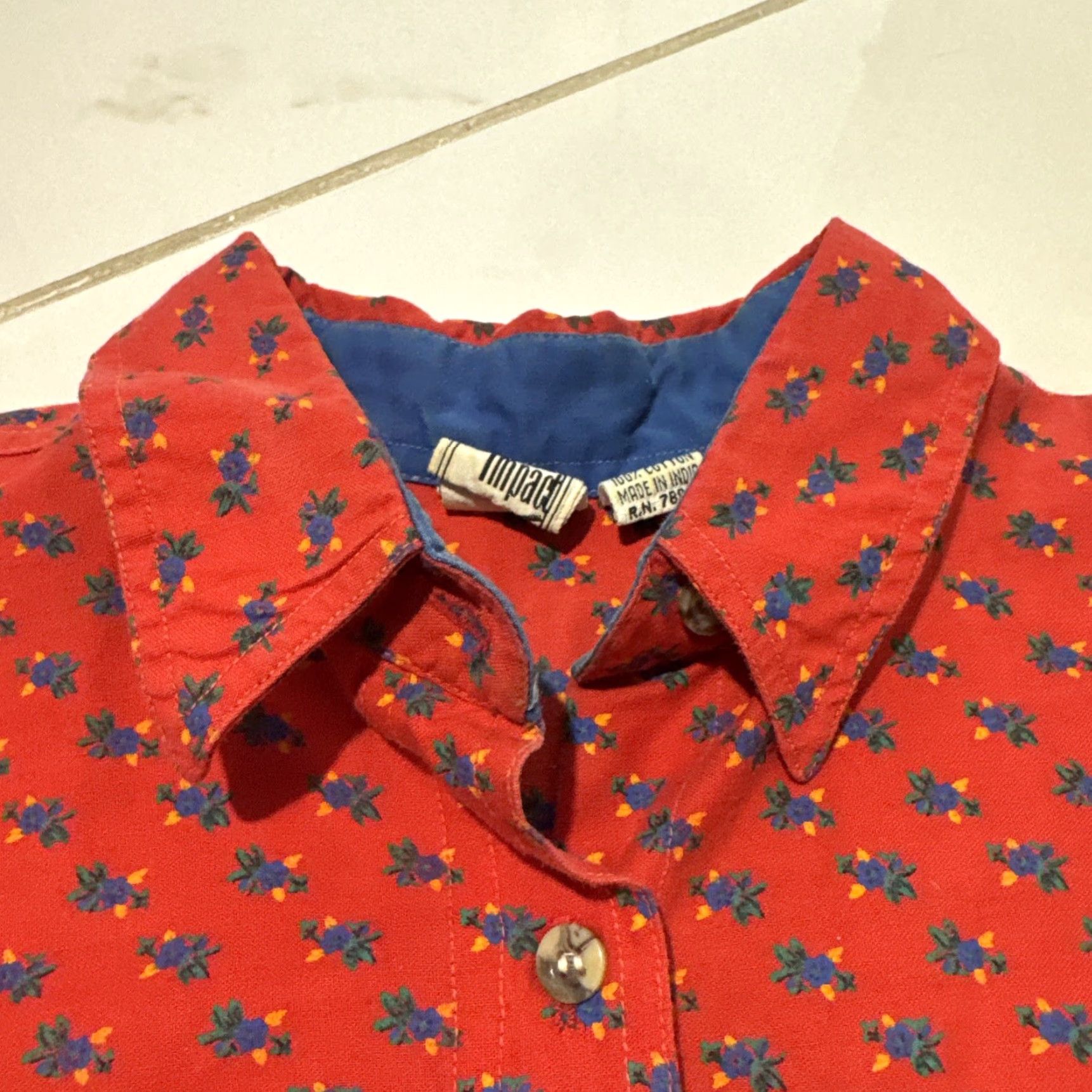 Vintage VINTAGE Sudden Impact Christmas Button-Up Blouse Top S Red 80s Women Shirt Girl? Size S / US 4 / IT 40 - 5 Thumbnail