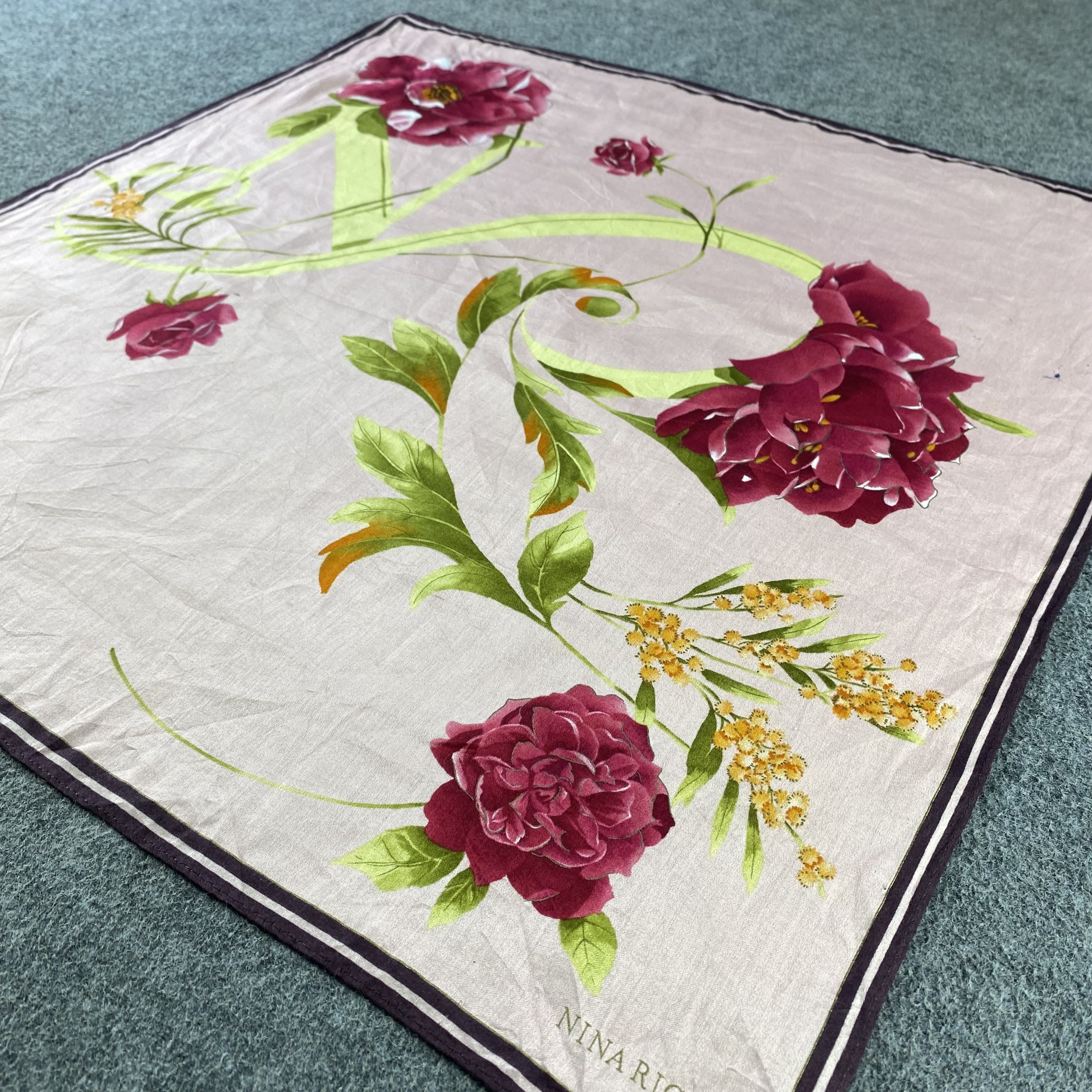 Nina Ricci Nina Ricci Handkerchief/Neckerchief/Bandana HC815 Size ONE SIZE - 2 Thumbnail