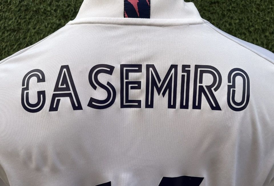Adidas Casemiro jersey real madrid Size US S / EU 44-46 / 1 - 5 Thumbnail