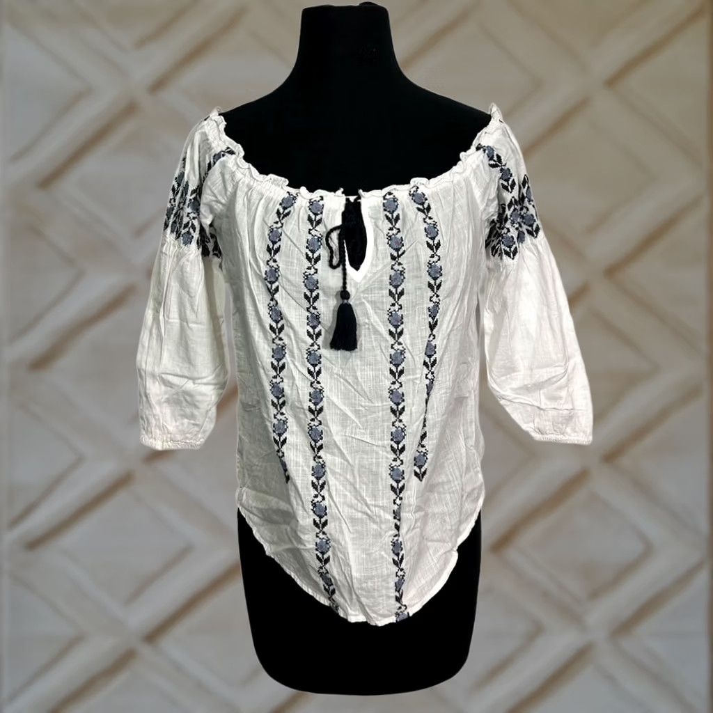 Abercrombie & Fitch Abercrombie & Fitch Blouse Boho Peasant Floral Embroidery White Top Womens S Size S / US 4 / IT 40 - 1 Thumbnail