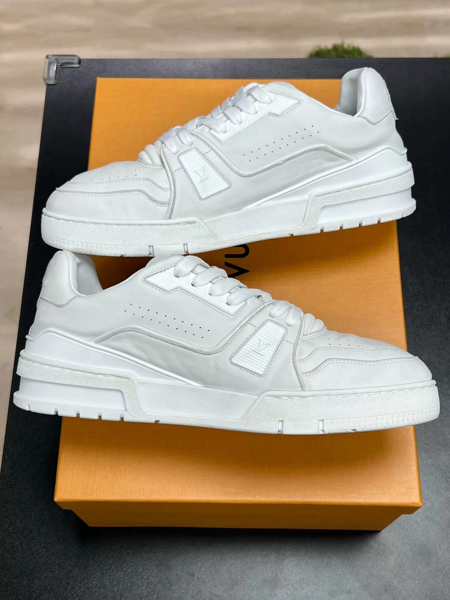 Louis Vuitton LV Trainer Soft Leather Distressed White UK6 (40) Size US 7 / EU 40 - 6 Thumbnail