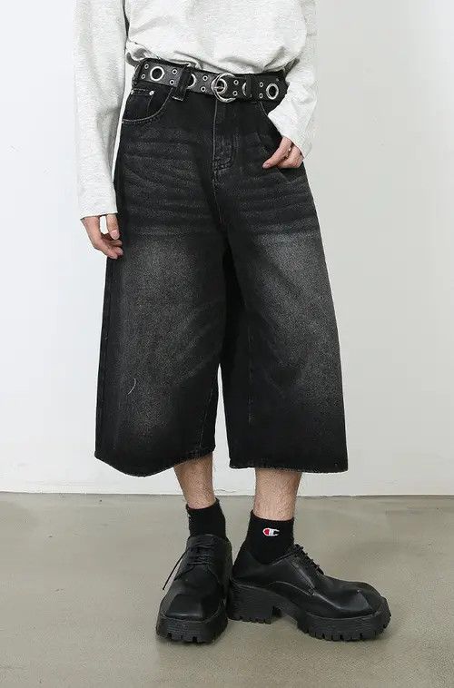 Other Black Vintage Distressed Straight Denim Shorts Size US 32 / EU 48 - 4 Thumbnail
