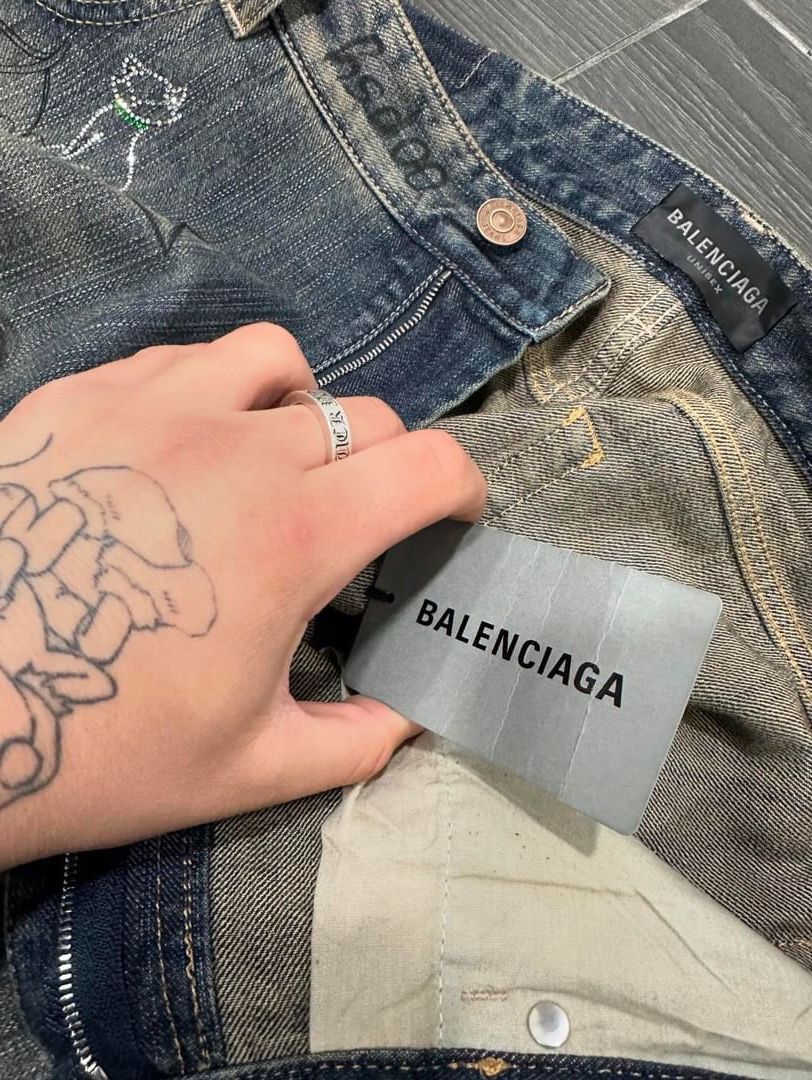 Balenciaga Balenciaga SS23 Dark Distressed Rhinestone Denim Size US 34 / EU 50 - 18 Thumbnail