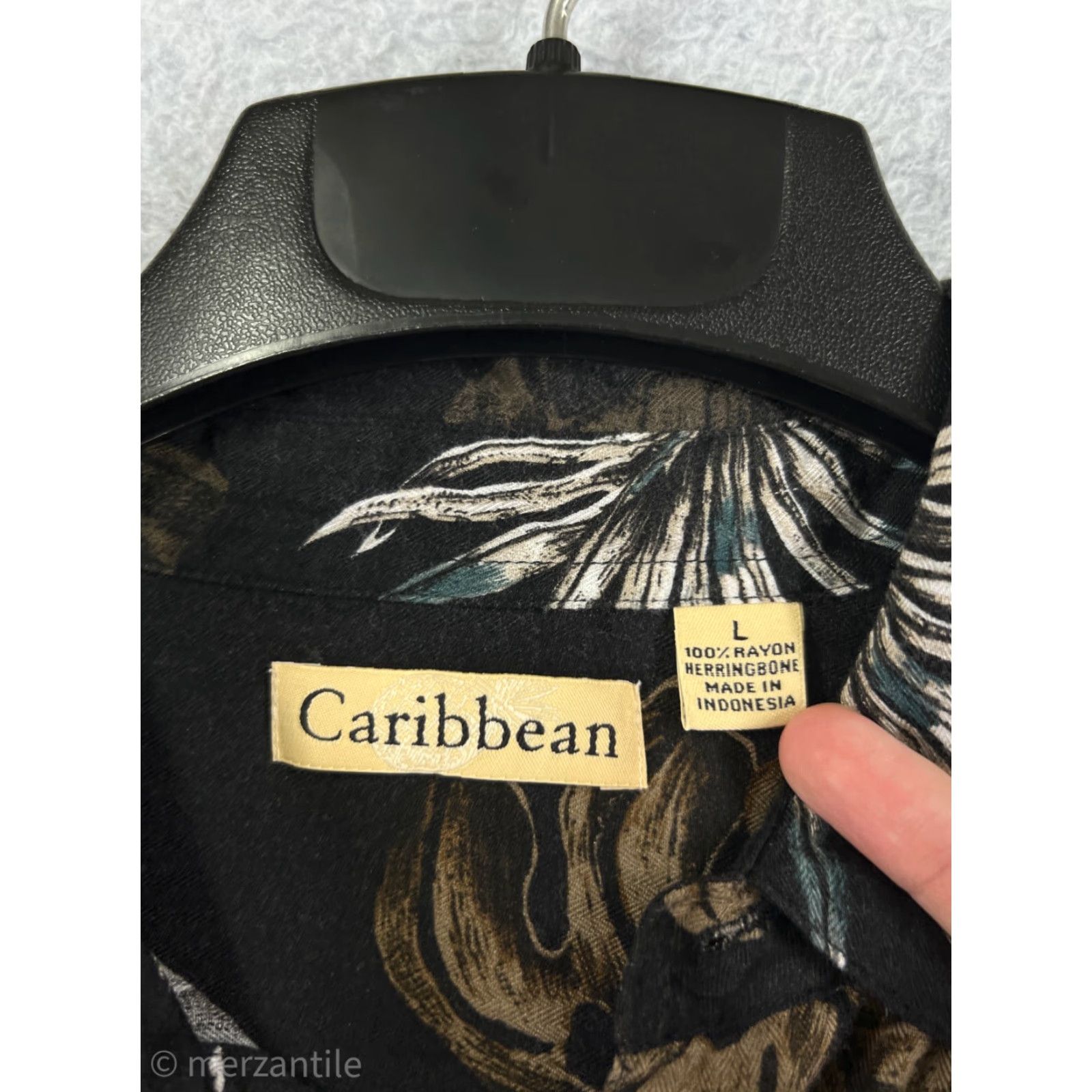 Vintage Caribbean Men Shirt Large Black Palm Leaf Print Button-Up Hawaiian 100% Rayon Vintage No Size US L / EU 52-54 / 3 - 3 Thumbnail