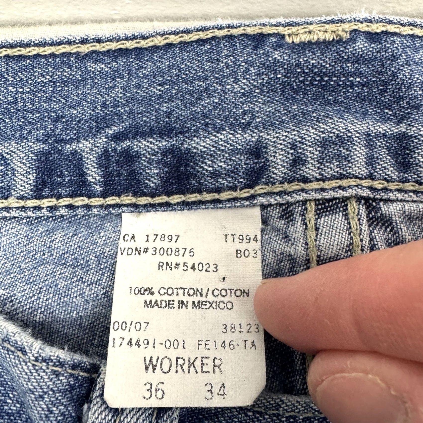 Gap VINTAGE Gap Jeans Adult 36x34 Relaxed Denim Cotton Blue 90s Grunge Y2K Hipster USA 90s Mens Jeans Size US 36 / EU 52 - 4 Thumbnail
