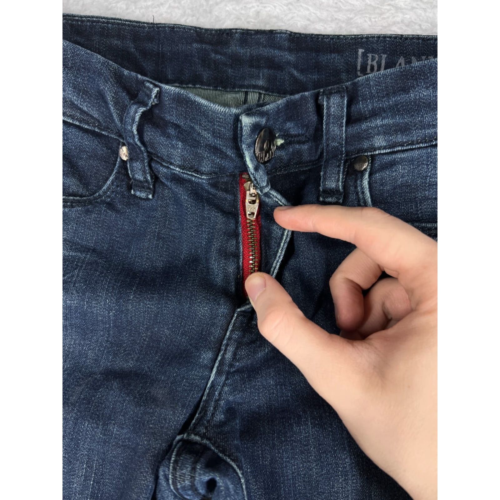 Vintage BLANKNYC Jeans Women 5-Pocket Denim Blue Dark Wash Distressed Tapered Cotton Blend Rise Low 25 Womens Jeans Size 42" / US 20 - 3 Thumbnail