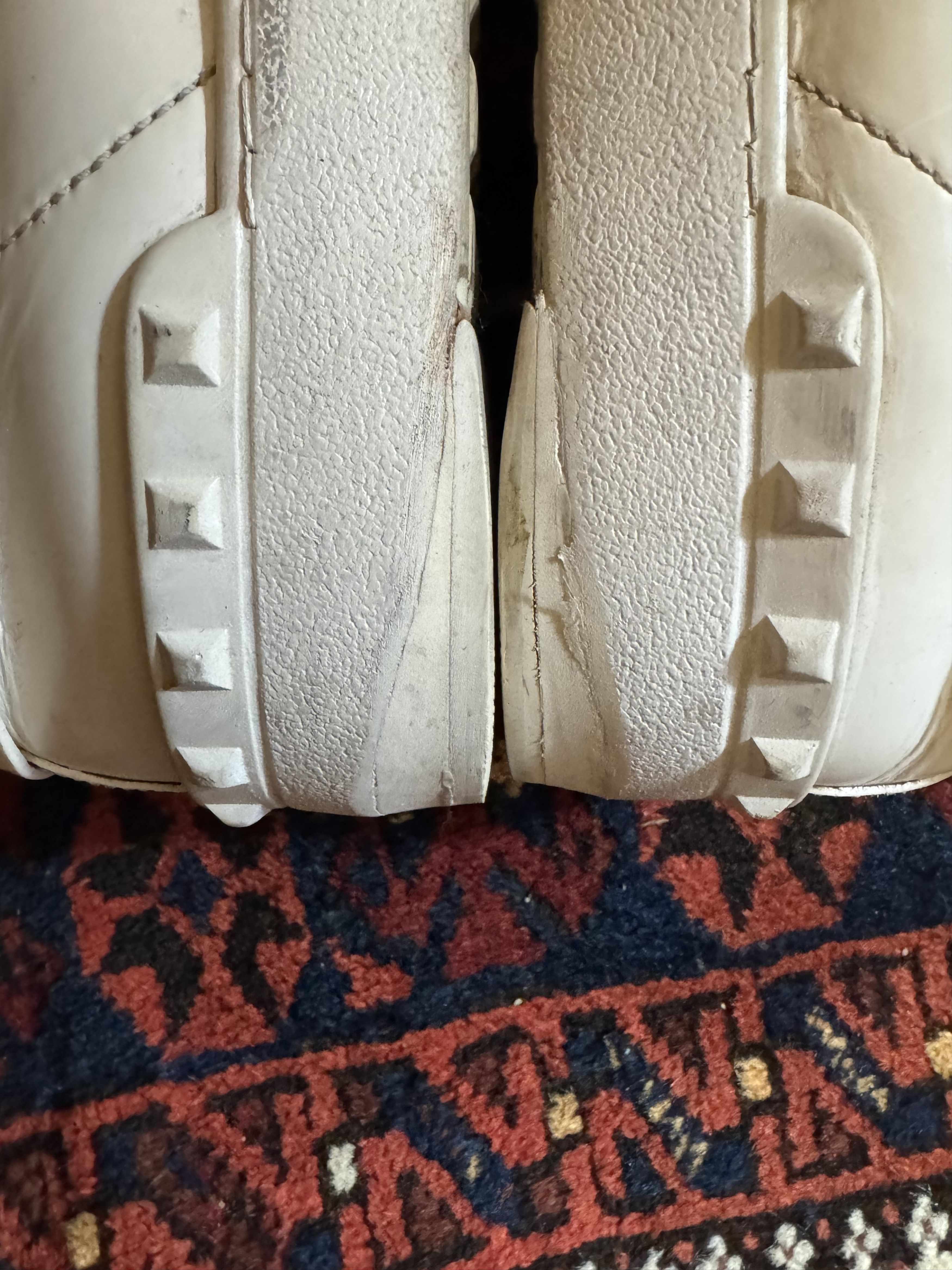 Giovanni Valentino Valentino Garavani White Sneakers Valentino Garavani Size US 11 / EU 44 - 5 Thumbnail