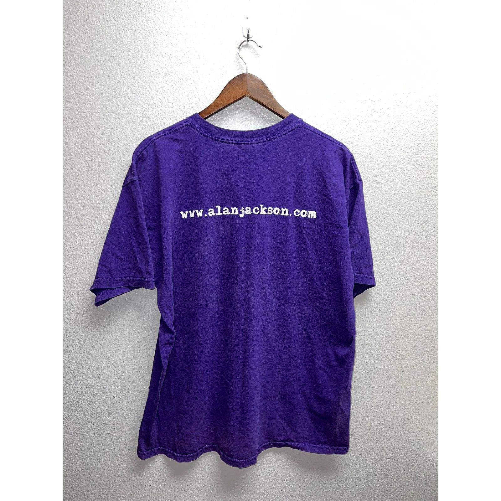 Gildan Vintage Alan Jackson Shirt Local Crew Tour Concert Tee XL Size US XL / EU 56 / 4 - 5 Thumbnail
