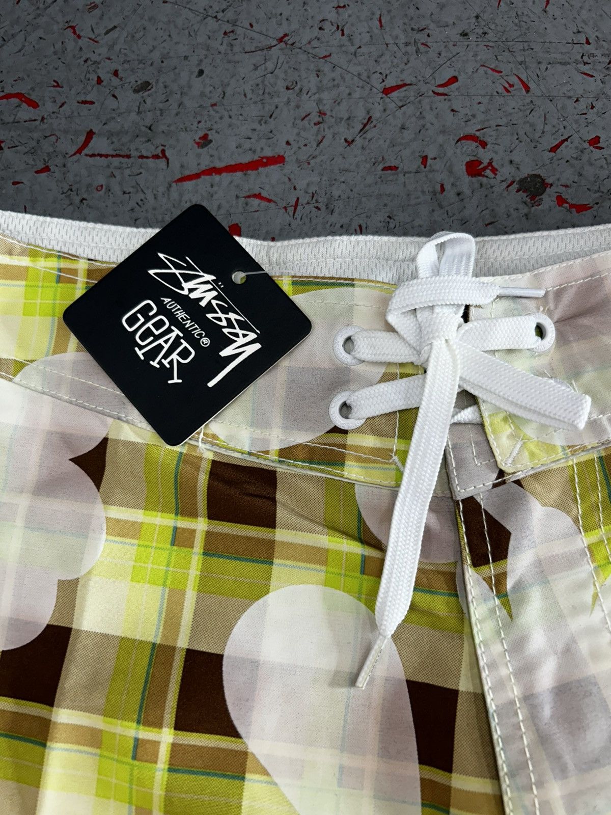 Stussy Stussy Yellow Floaral Swim Shorts Size 28/ Small NEW Size US 28 / EU 44 - 2 Thumbnail