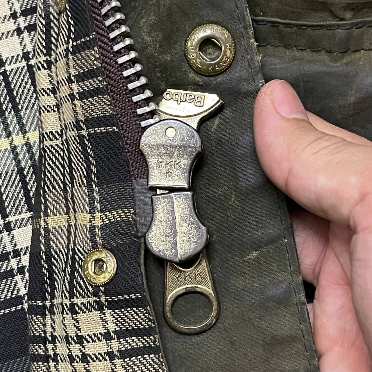 Barbour Vintage 90's Barbour Beaufort A150 Waxed Distressed Jacket Size US M / EU 48-50 / 2 - 19 Thumbnail