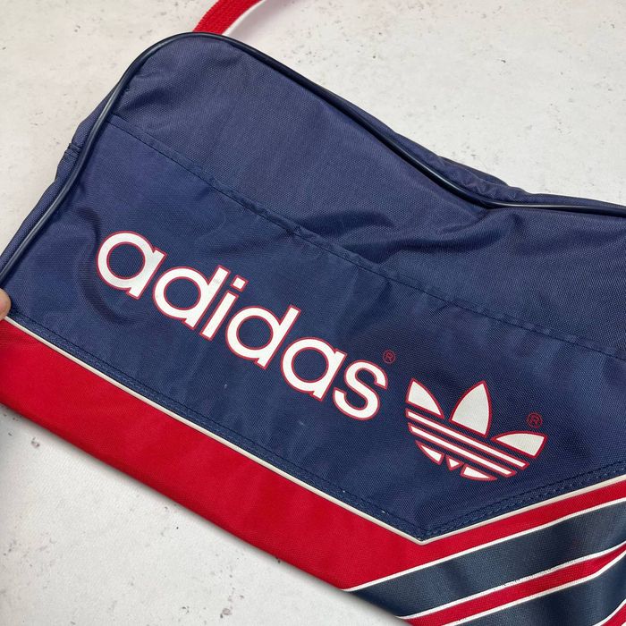 Adidas vintage hot sale messenger bag