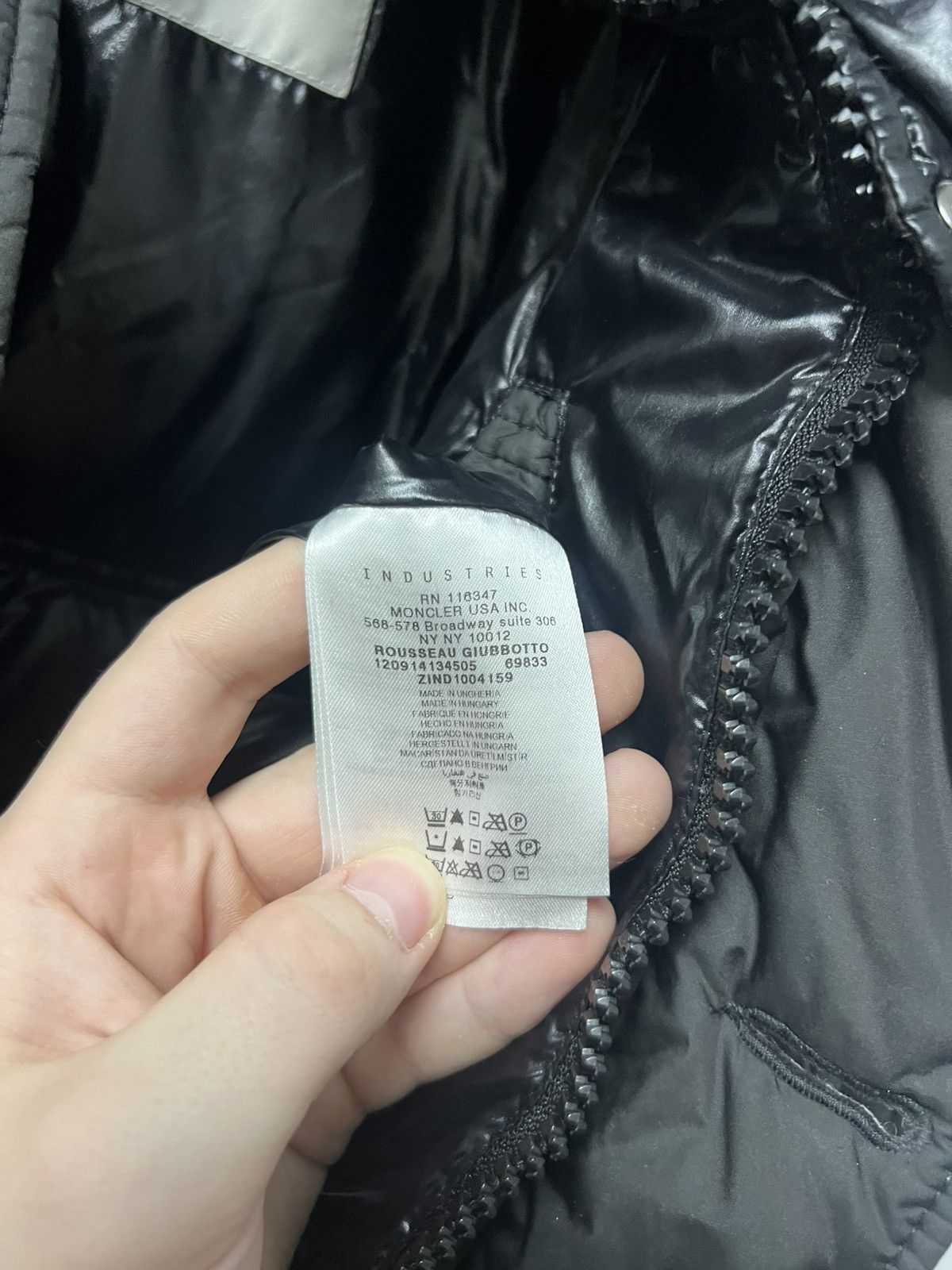 Moncler Vintage Moncler Mens Luxury Puffer Jacket S Size Size US S / EU 44-46 / 1 - 16 Thumbnail