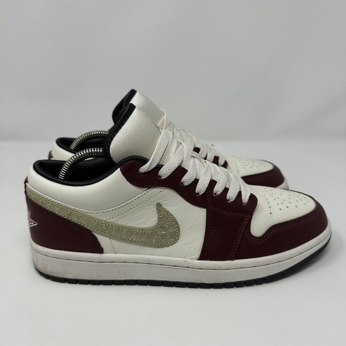 Jordan Brand Nike Women’s Air Jordan 1 Low SE Year of the Dragon Size 8.5 Size US 8.5 / IT 38.5 - 6 Thumbnail